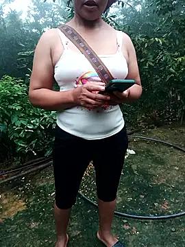 Snapshot of Chin-ni chatting on June 27, 1:10 am Chin-ni online show from June 27, 1:10 am