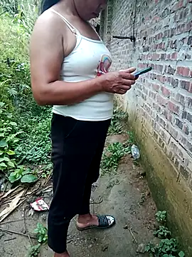Snapshot of Chin-ni chatting on July 1, 10:39 am Chin-ni online show from July 1, 10:39 am