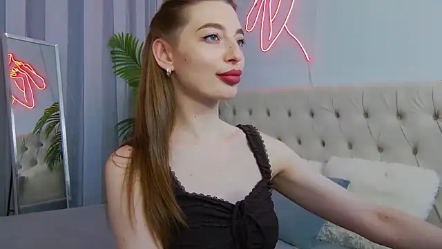 NicolSkye online show from June 12, 1:54 pm