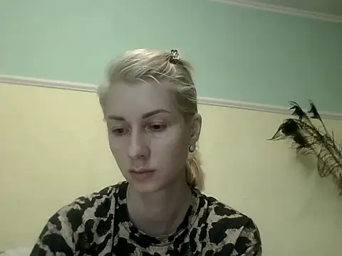 Snapshot of AmberandBlond chatting on June 14, 3:25 pm AmberandBlond online show from June 14, 3:25 pm