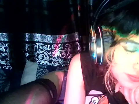 kittenpasive30 online show from June 26, 4:39 am