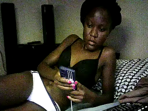 Snapshot of cutefox_ebony chatting on June 12, 9:19 am cutefox ebony online show from June 12, 9:19 am