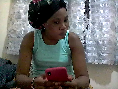 Snapshot of Afrikanshe chatting on June 13, 9:13 pm Afrikanshe online show from June 13, 9:13 pm