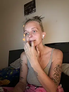 Snapshot of LillyWannaPlay chatting on June 15, 8:22 pm LillyWannaPlay online show from June 15, 8:22 pm