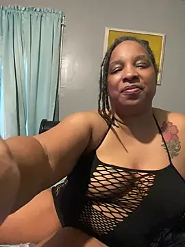 Snapshot of Black_Pearl70 chatting on July 31, 10:31 pm Black Pearl70 online show from July 31, 10:31 pm