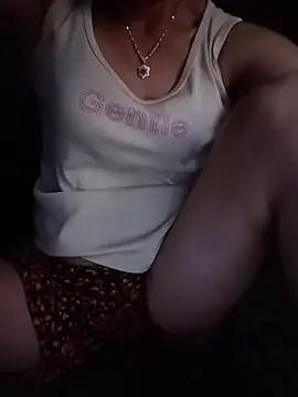 Snapshot of po_sexy chatting on June 21, 8:22 pm po sexy online show from June 21, 8:22 pm