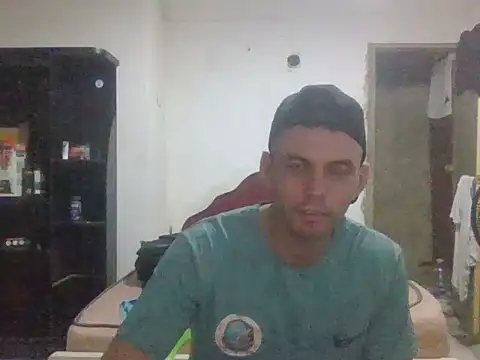 Snapshot of andres_12ad chatting on June 15, 1:52 am andres 12ad online show from June 15, 1:52 am