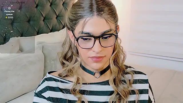 Scarlethvhonparker online show from February 15, 2:41 am