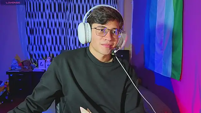 Angelito Twink online show from June 24, 1:37 am