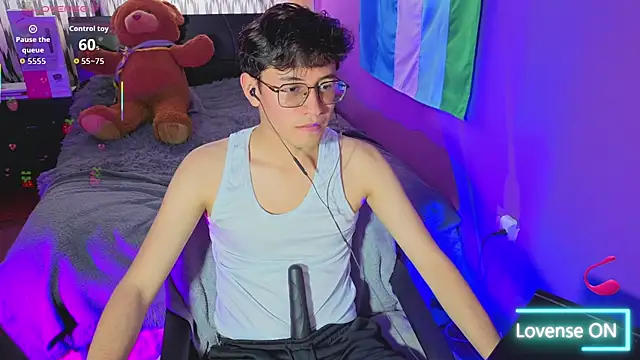 Angelito Twink online show from July 13, 6:33 pm