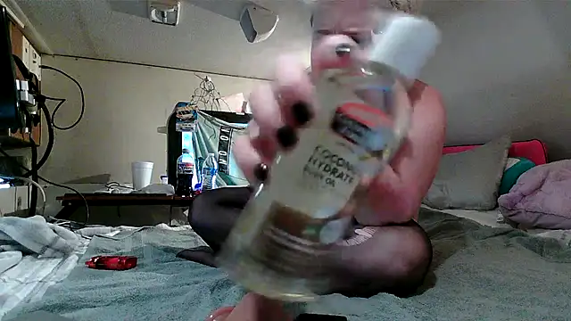 lillyannn321 online show from June 14, 5:48 pm