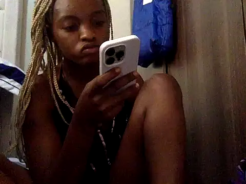 Snapshot of Lilmamaspark chatting on June 14, 5:53 am Lilmamaspark online show from June 14, 5:53 am