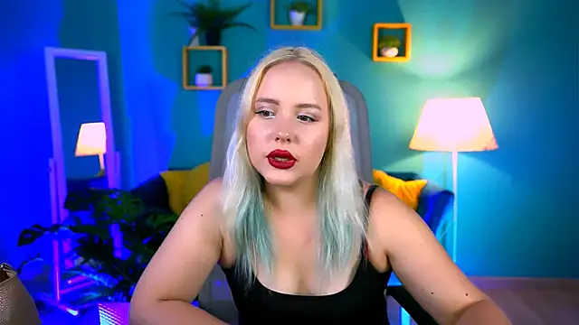 stellawatts online show from June 14, 8:05 am