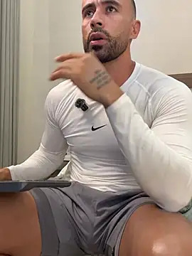 Snapshot of Mateo_Ospina_ chatting on July 8, 7:51 pm Mateo Ospina online show from July 8, 7:51 pm