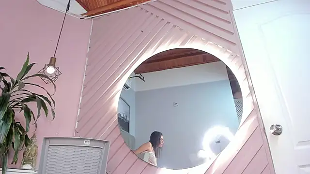 chloe bellarose online show from June 17, 11:45 am