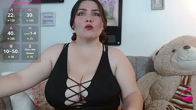 chantal bigboobis online show from June 17, 1:41 am