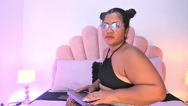 Mommy Big Ass online show from July 11, 5:15 pm