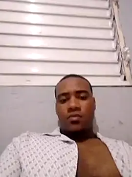 Snapshot of elnegrlay chatting on June 14, 1:03 am elnegrlay online show from June 14, 1:03 am