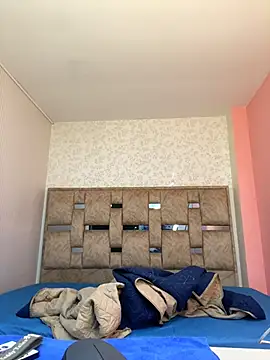 Snapshot of sophia_pink17 chatting on July 28, 2:13 pm sophia pink17 online show from July 28, 2:13 pm