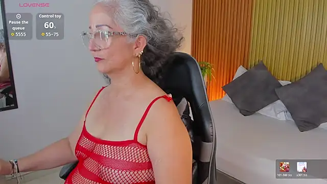 Snapshot of catalina_villan chatting on June 24, 7:46 pm catalina villan online show from June 24, 7:46 pm
