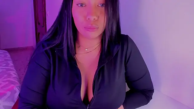 NicolePasqualott online show from February 5, 6:45 pm