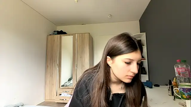 Snapshot of SpanishRooter chatting on July 27, 7:59 am SpanishRooter online show from July 27, 7:59 am
