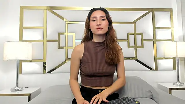 VivieneLuxe online show from July 26, 4:09 am