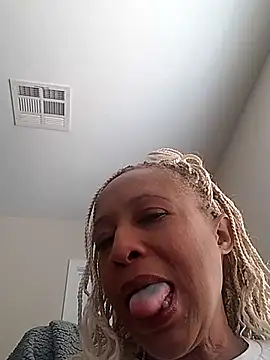 BlackPearlz69 online show from January 24, 8:22 pm