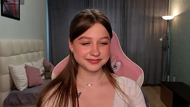 lilymoore69 online show from June 17, 9:01 am