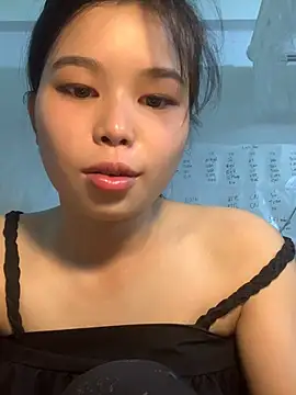 Snapshot of tieuphuong01 chatting on July 15, 6:40 am tieuphuong01 online show from July 15, 6:40 am