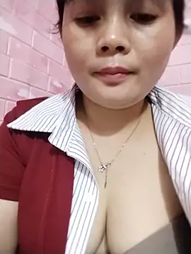 Snapshot of Lyh_sexy chatting on July 5, 4:25 pm Lyh sexy online show from July 5, 4:25 pm