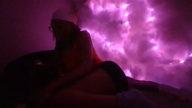 Snapshot of Opal_Rainbow chatting on November 22, 2:32 am Opal Rainbow online show from November 22, 2:32 am