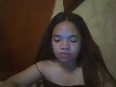 pretty gia online show from July 8, 12:04 am