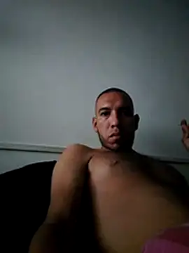 Snapshot of Yankeone551 chatting on June 15, 1:57 pm Yankeone551 online show from June 15, 1:57 pm