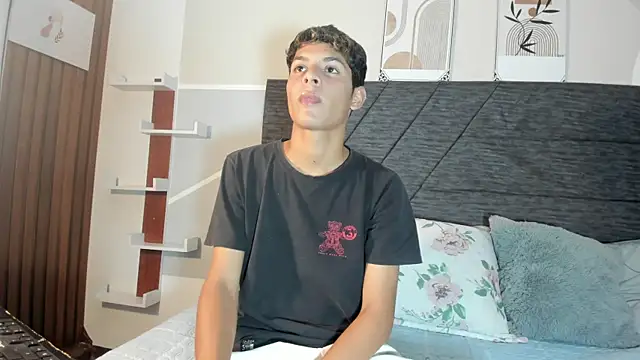 Snapshot of nico_vega chatting on June 17, 7:04 pm nico vega online show from June 17, 7:04 pm