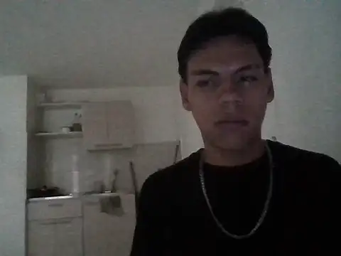 Snapshot of sebas_atractivo chatting on June 15, 10:23 pm sebas atractivo online show from June 15, 10:23 pm