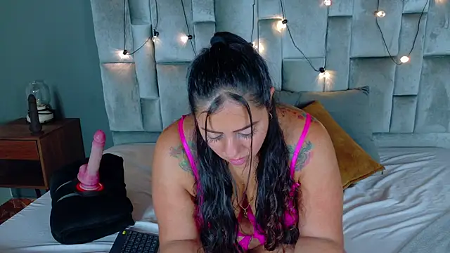 ShelyEvans   online show from July 26, 1:07 pm