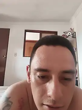 Snapshot of DANTECROS chatting on June 25, 7:29 pm DANTECROS online show from June 25, 7:29 pm