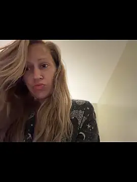 Jennymakesitrain online show from June 16, 6:16 am