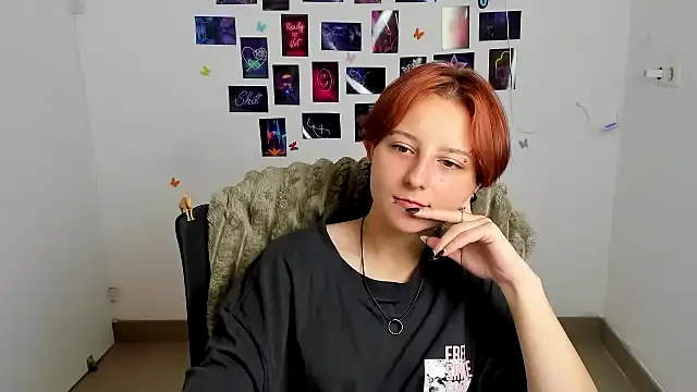 Snapshot of Dilara_Kiss_ chatting on July 7, 11:25 am Dilara Kiss online show from July 7, 11:25 am
