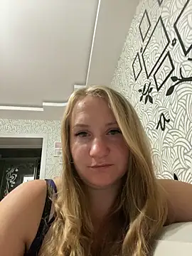 Emilia ki online show from June 18, 8:13 pm