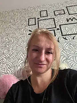 Emilia ki online show from July 20, 1:13 pm