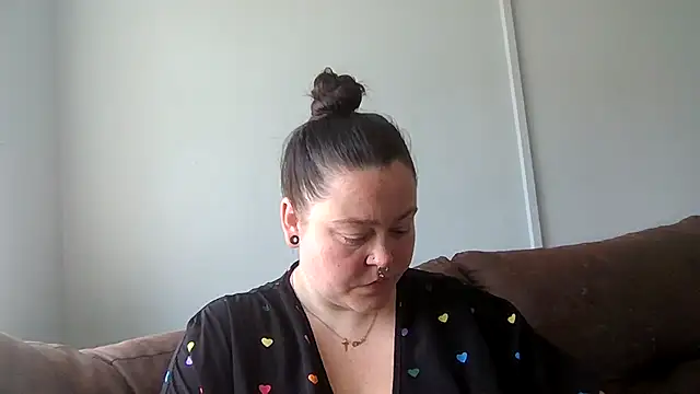 Snapshot of MysteriousAlaya chatting on June 23, 12:36 pm MysteriousAlaya online show from June 23, 12:36 pm