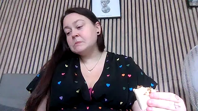 Snapshot of MysteriousAlaya chatting on July 30, 12:37 pm MysteriousAlaya online show from July 30, 12:37 pm