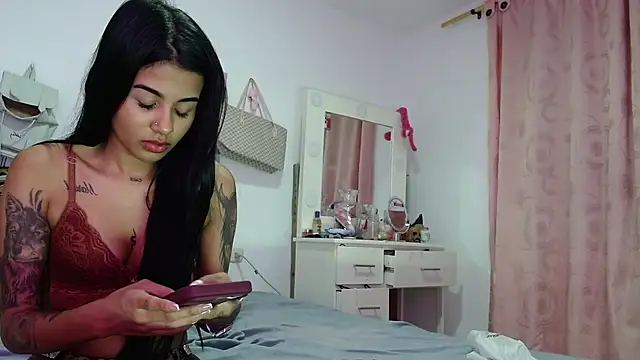 Snapshot of mia_romanoft chatting on July 25, 5:27 am mia romanoft online show from July 25, 5:27 am