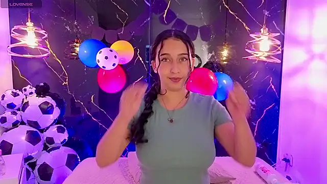 ZoeBlissX online show from June 25, 11:37 am