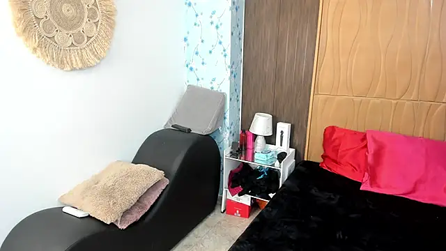 TaniaRosen online show from June 19, 6:23 pm