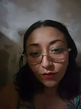 Snapshot of sweetshubbymami chatting on June 19, 12:37 am sweetshubbymami online show from June 19, 12:37 am