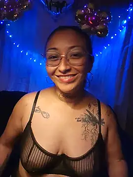 Snapshot of sweetshubbymami chatting on July 5, 12:50 am sweetshubbymami online show from July 5, 12:50 am