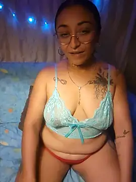 Snapshot of sweetshubbymami chatting on July 21, 7:11 am sweetshubbymami online show from July 21, 7:11 am